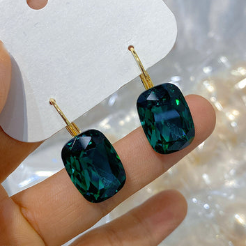 Queen Dangle Earrings