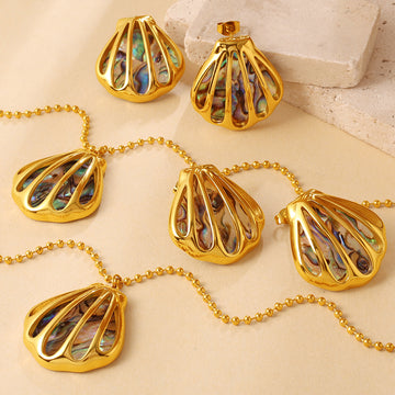 Queen Crown Necklace